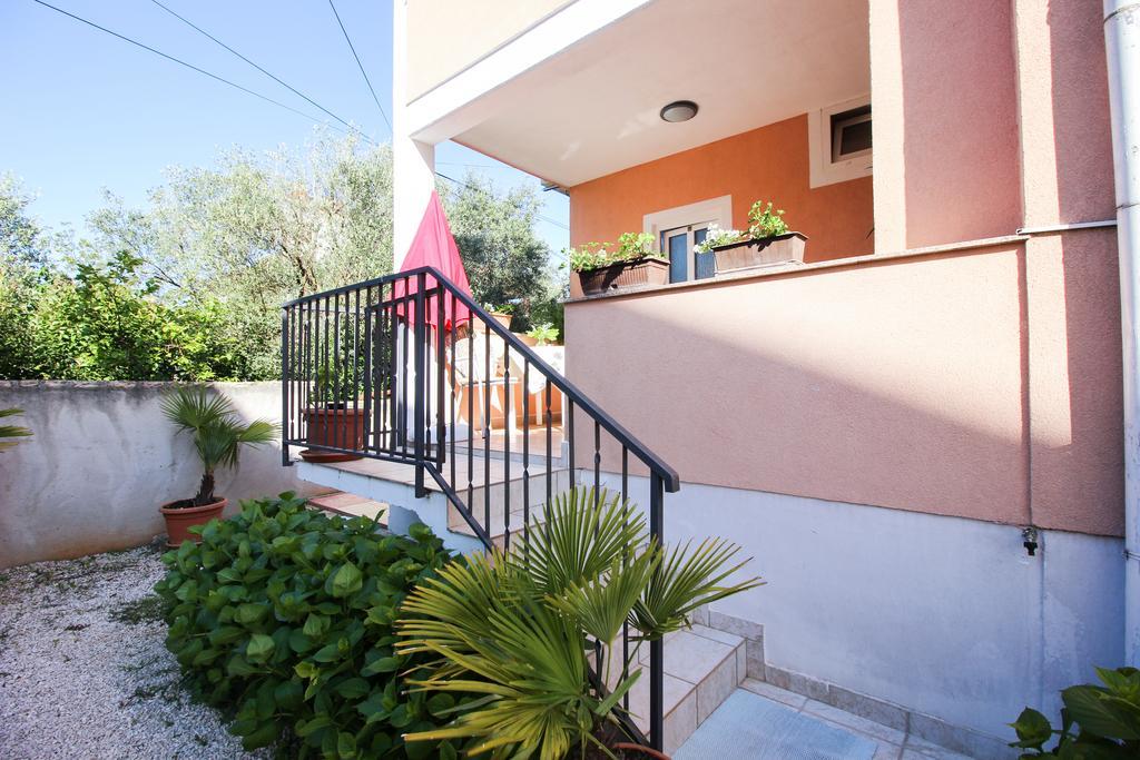 Apartments Sonja โรวีน ภายนอก รูปภาพ
