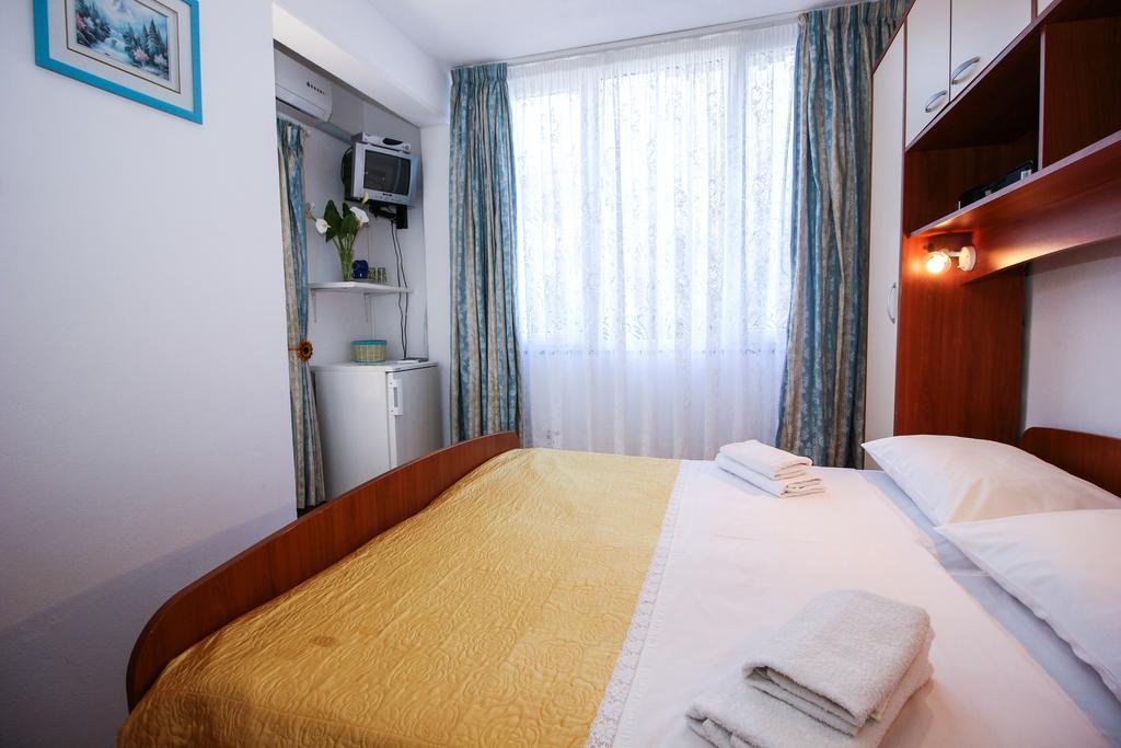 Apartments Sonja โรวีน ภายนอก รูปภาพ