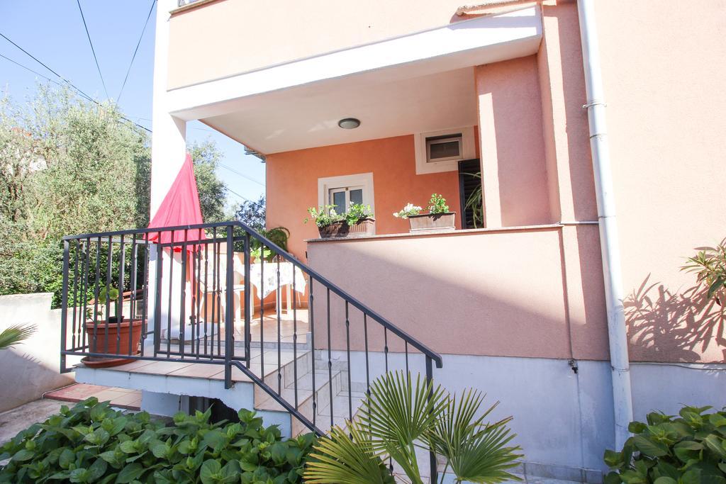 Apartments Sonja โรวีน ภายนอก รูปภาพ
