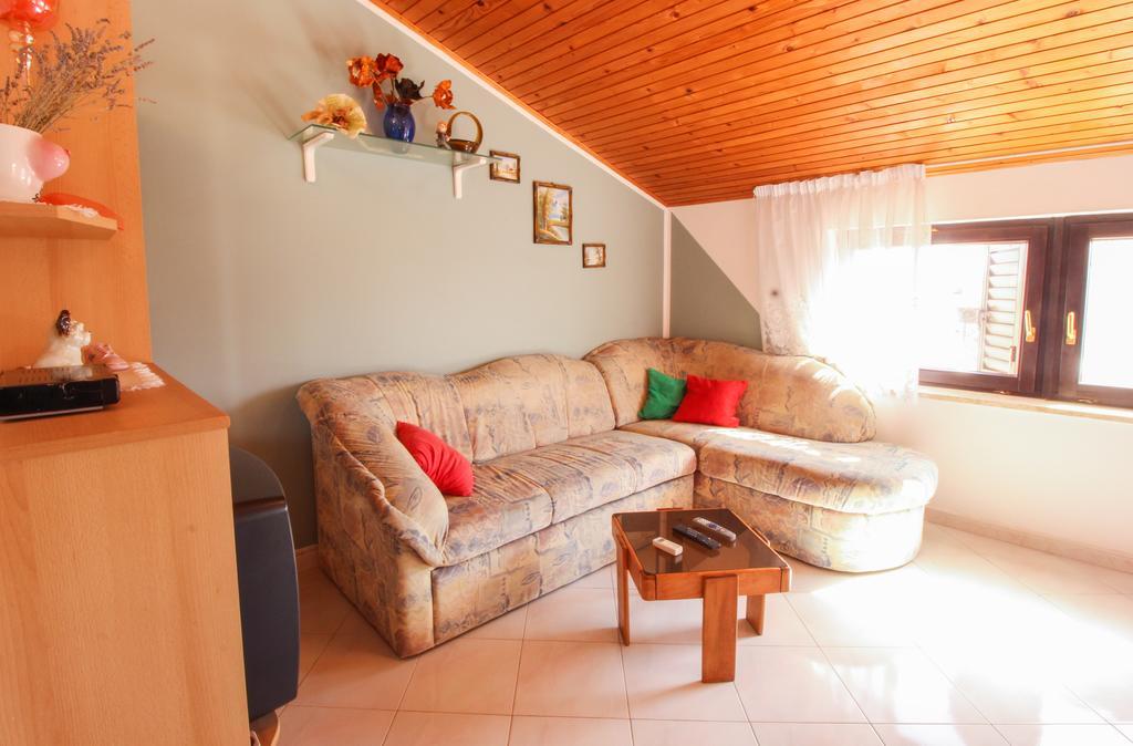 Apartments Sonja โรวีน ภายนอก รูปภาพ