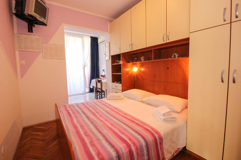 Apartments Sonja โรวีน ภายนอก รูปภาพ